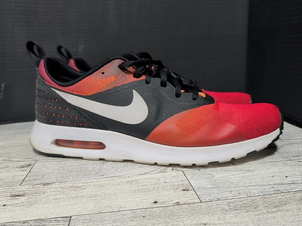 Nike Air Max Tavas Essential Running Walking Shoes Red 742781-008 Mens Size 12.5